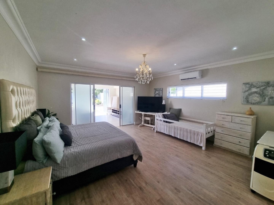5 Bedroom Property for Sale in Sandbaai Western Cape